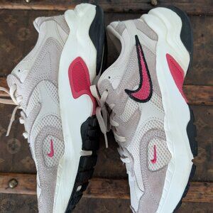 Women's Nike- Cream/Black/Pink